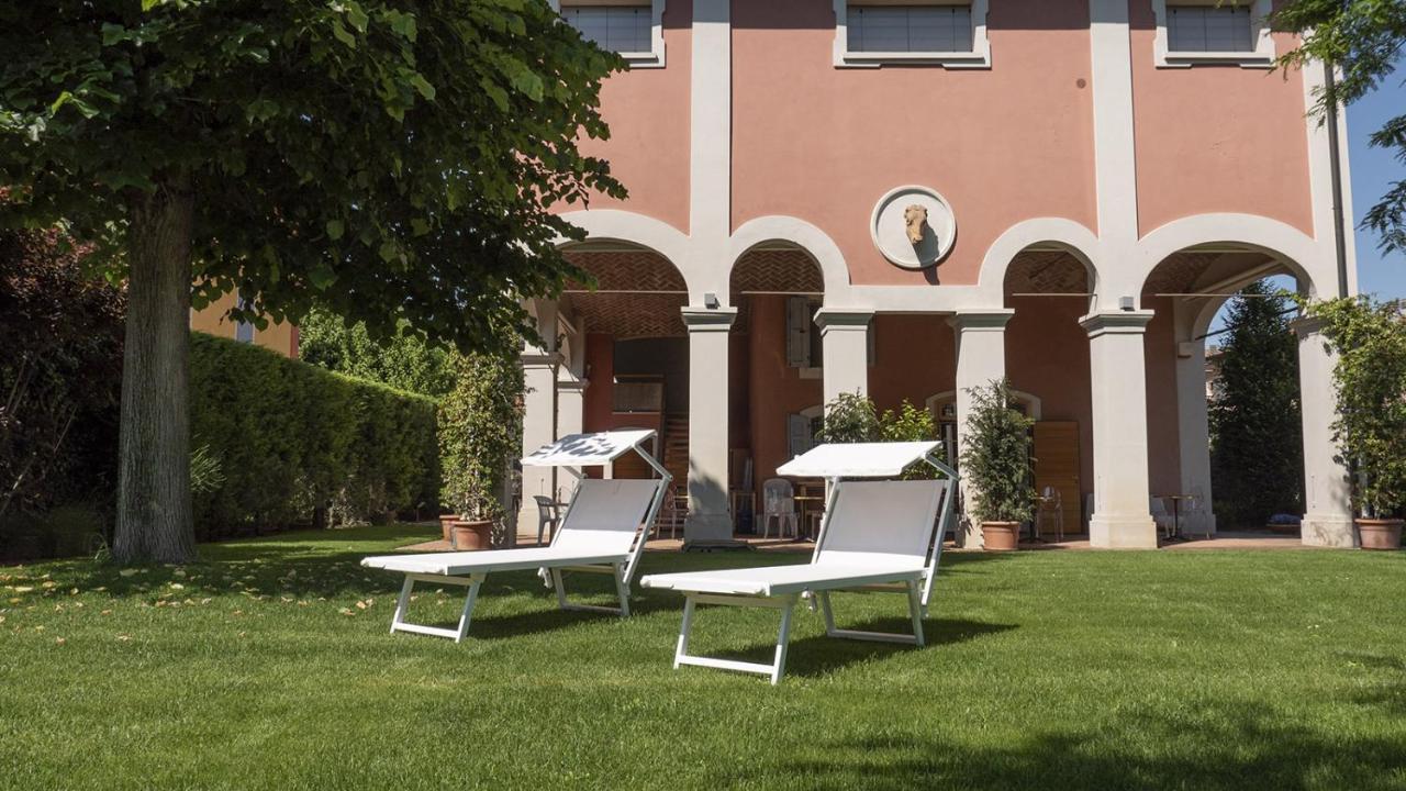 Villa Matildis โมดินา ภายนอก รูปภาพ